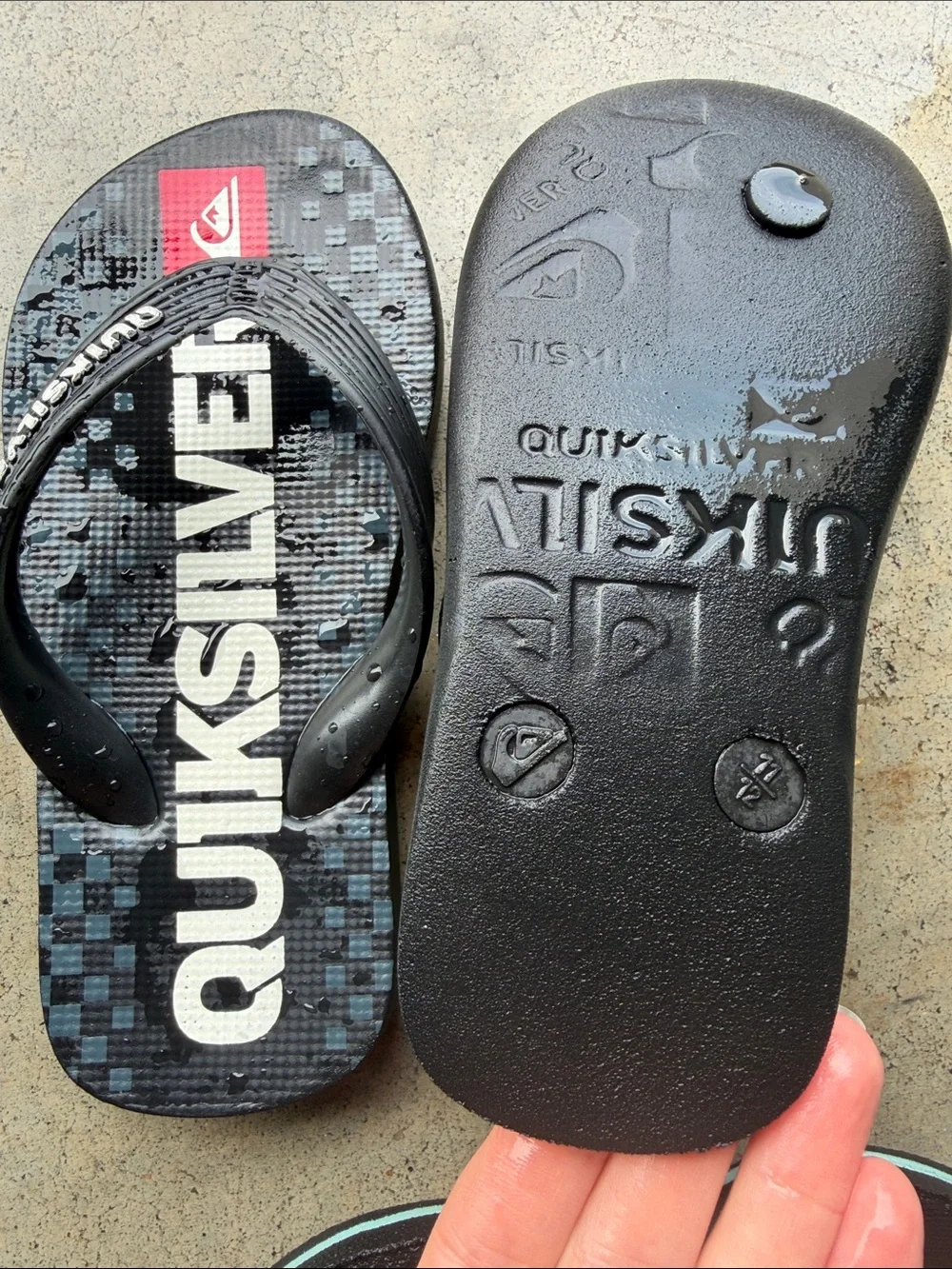 Quiksilver Black Flip Flops bundle